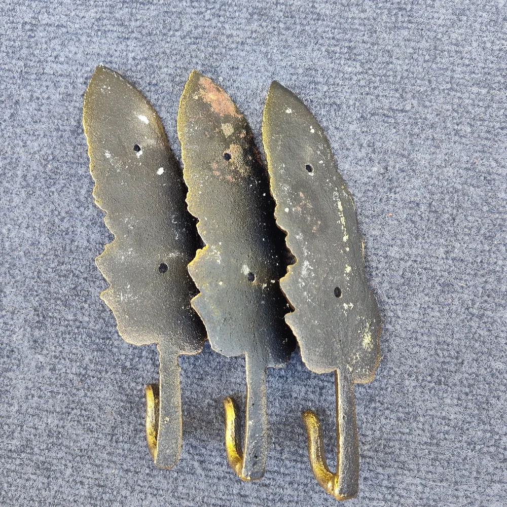Gold Feather Hooks Wall Decor